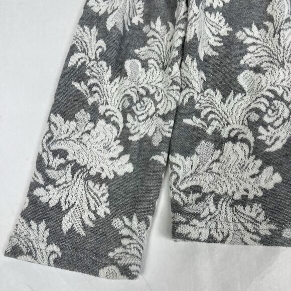 Chico’s 1 Gray White Floral Damask Knit Open Cardigan Sweater Jacket Medium 8 - Picture 6 of 10